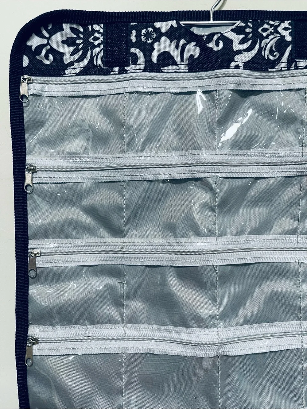 Hanging Jewelry & Accessory Storage Organizer Damask Pattern Folding Travel